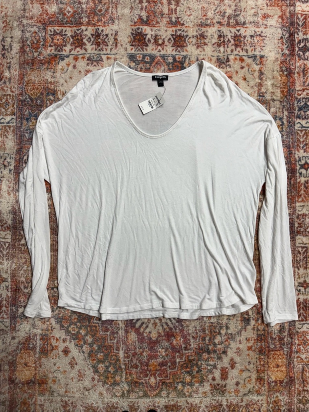 Express White Long Sleeve Scoop Neck Top Loose Fit NWT Size Large
